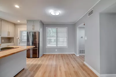 707 N Main Street, Elgin, TX 78621 - Photo 14