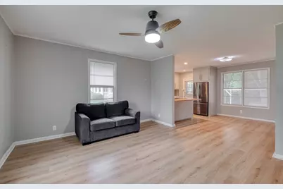 707 N Main Street, Elgin, TX 78621 - Photo 16