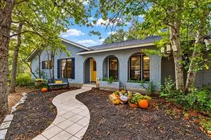 111 Post Oak Dr, Elgin, TX 78621 - Photo 2