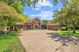 209 El Rio Dr, Lakeway, TX 78734 - Photo 10