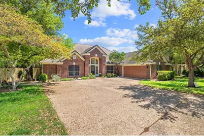 209 El Rio Drive, Lakeway, TX 78734 - Photo 10