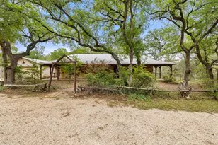 136 Philly Ct, Fischer, TX 78623 - Photo 2