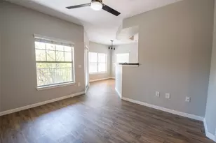 2320 Gracy Farms Ln, Austin, TX 78758 - Photo 2