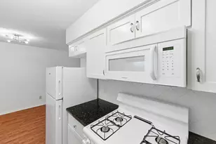 505 W 7th St, Austin, TX 78701 - Photo 14