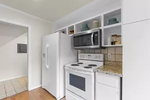 900 Taulbee Ln, Austin, TX 78757 - Photo 10