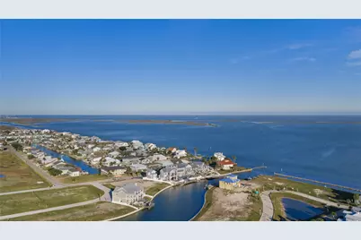 305 Estes Drive, Rockport, TX 78382 - Photo 8