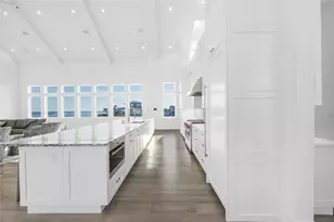 305 Estes Dr, Rockport, TX 78382 - Photo 14