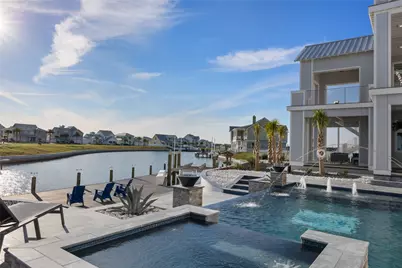 305 Estes Drive, Rockport, TX 78382 - Photo 1