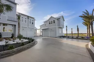 305 Estes Dr, Rockport, TX 78382 - Photo 32