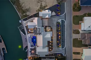 305 Estes Dr, Rockport, TX 78382 - Photo 4