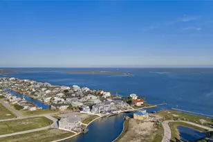 305 Estes Dr, Rockport, TX 78382 - Photo 8