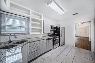 2802 Dancy St, Austin, TX 78722 - Photo 2