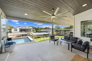 303 Robinhood Ln, Granite Shoals, TX 78654 - Photo 2