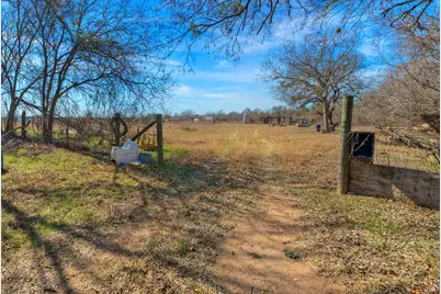 1800 Caldwell Lane, Del Valle, TX 78617 - Photo 34