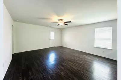 133 Dupont Pass, Jarrell, TX 76537 - Photo 6