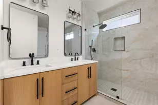 100 W Odell St, Austin, TX 78752 - Photo 32