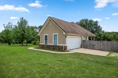 437 Balch Road, Elgin, TX 78621 - Photo 28