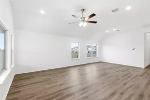 13601 Hamilton Hart Dr, Elgin, TX 78621 - Photo 8