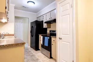 2018 Nevada St, San Marcos, TX 78666 - Photo 8