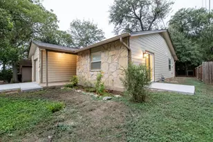 2018 Nevada St, San Marcos, TX 78666 - Photo 4