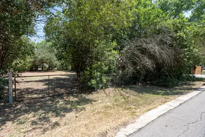 408 East Street, Buda, TX 78610 - Photo 2