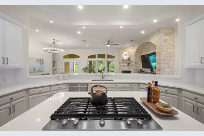 200 Colonial Affair, Austin, TX 78737 - Photo 14