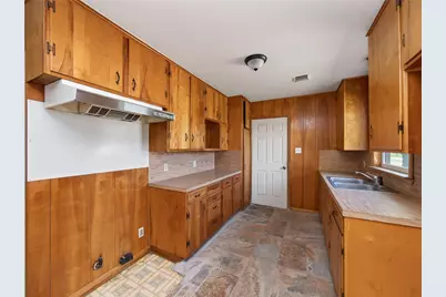 906 E Brown Street, Llano, TX 78643 - Photo 10