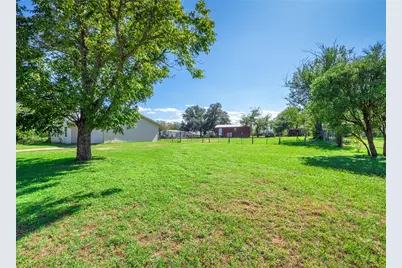 906 E Brown Street, Llano, TX 78643 - Photo 26