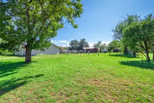 906 E Brown St, Llano, TX 78643 - Photo 26