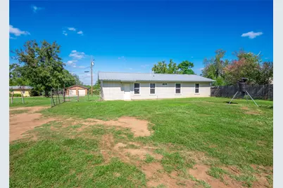 906 E Brown Street, Llano, TX 78643 - Photo 20