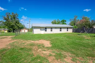 906 E Brown St, Llano, TX 78643 - Photo 20