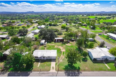 906 E Brown Street, Llano, TX 78643 - Photo 28