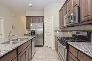 12204 Barras Branch Dr, Austin, TX 78748 - Photo 4