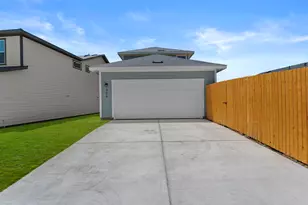 304 Constanza Trl, Bastrop, TX 78602 - Photo 2