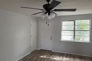 606 W 4th St, Taylor, TX 76574 - Photo 2