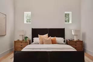 704 E 46th St, Austin, TX 78751 - Photo 20