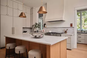 704 E 46th St, Austin, TX 78751 - Photo 8