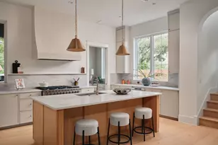 704 E 46th St, Austin, TX 78751 - Photo 10