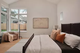 704 E 46th St, Austin, TX 78751 - Photo 18