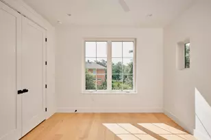 704 E 46th St, Austin, TX 78751 - Photo 36