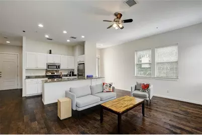 2708 San Pedro Street #301, Austin, TX 78705 - Photo 2