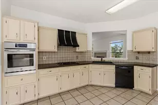 11101 Grapevine Ln, Austin, TX 78759 - Photo 14