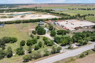 1421 Fm 1660, Hutto, TX 78634 - Photo 30