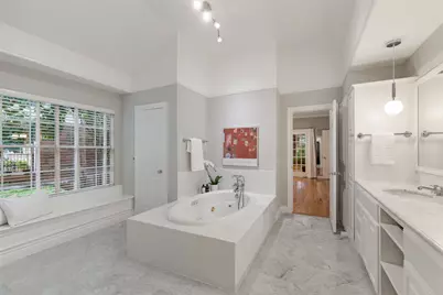 10038 Circleview Drive, Austin, TX 78733 - Photo 14