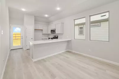 222 Hornet Street, Elgin, TX 78621 - Photo 6
