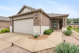 307 Hobby St, Georgetown, TX 78633 - Photo 2