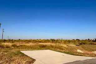 256 Castellana Wy, Elgin, TX 78621 - Photo 2