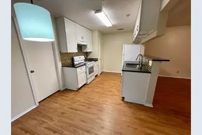 10003 Parliament House Road, Austin, TX 78729 - Photo 8