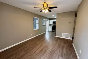 202 W N Loop Blvd, Austin, TX 78751 - Photo 2