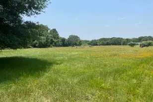 1010 Co Rd 490, Elgin, TX 78621 - Photo 16